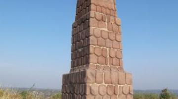 Soós Lajos obeliszkje, Balatonkenese (thumb)